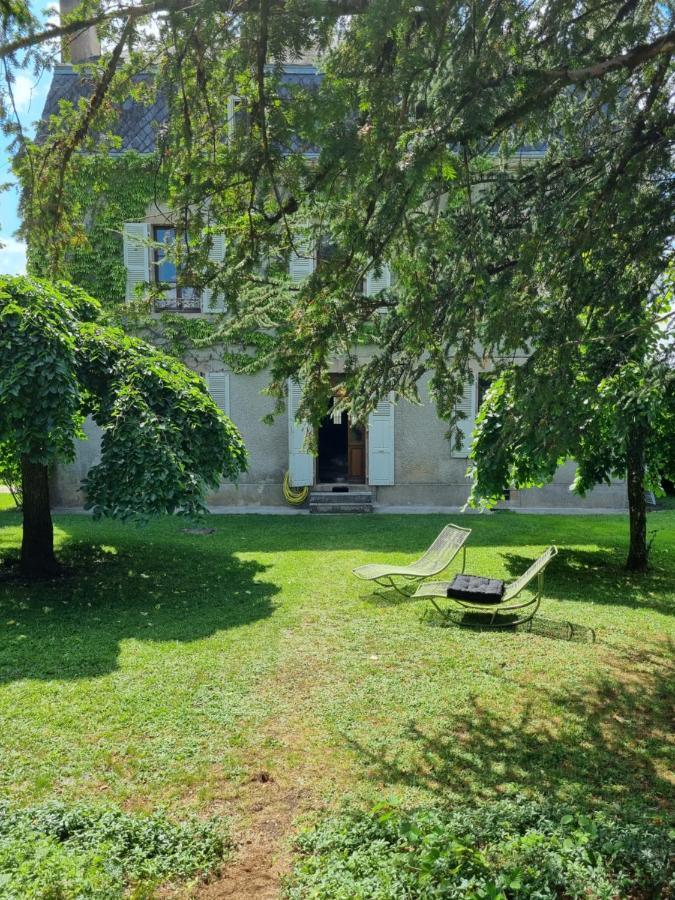 VILLA MURA gite luxe avec piscine et spa campagne et grand air nouvelle Aquitaine Corrèze Neuvic  Extérieur photo