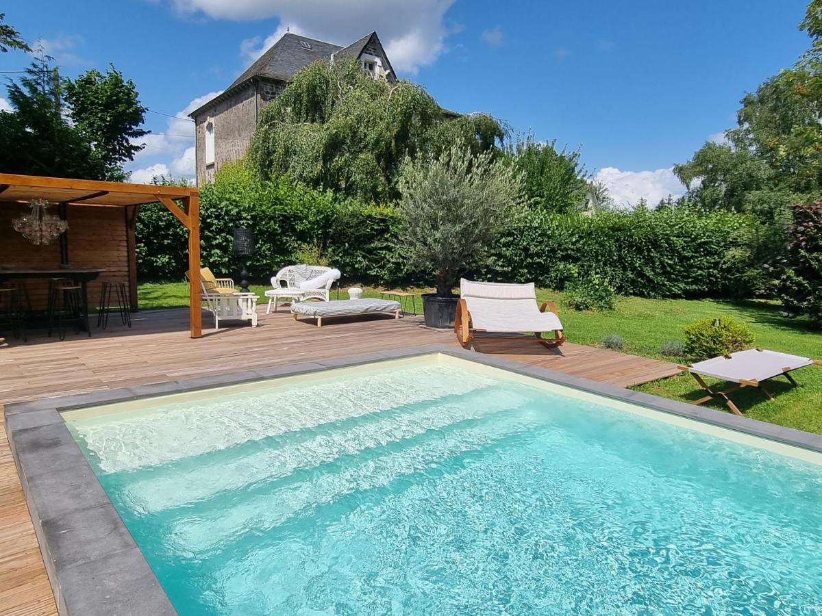 VILLA MURA gite luxe avec piscine et spa campagne et grand air nouvelle Aquitaine Corrèze Neuvic  Extérieur photo