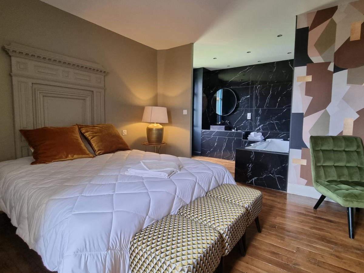 VILLA MURA gite luxe avec piscine et spa campagne et grand air nouvelle Aquitaine Corrèze Neuvic  Extérieur photo