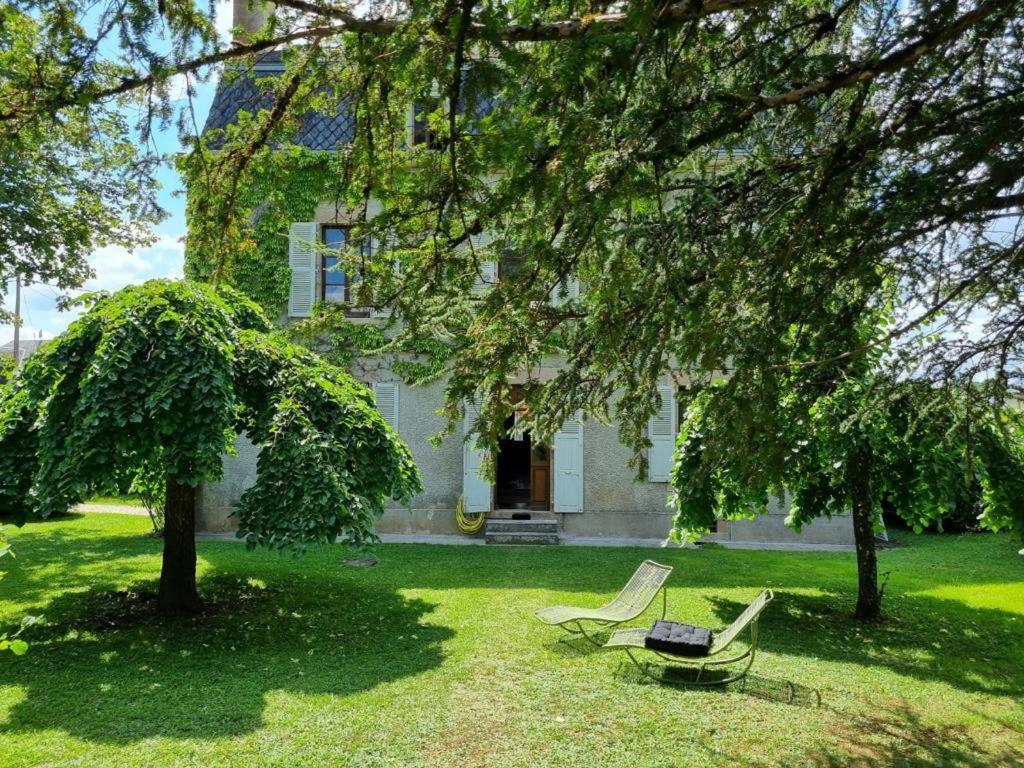 VILLA MURA gite luxe avec piscine et spa campagne et grand air nouvelle Aquitaine Corrèze Neuvic  Extérieur photo
